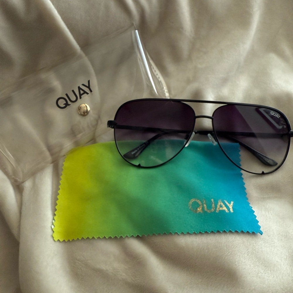 Quay Australia Dark Gray Aviator Sunglasses